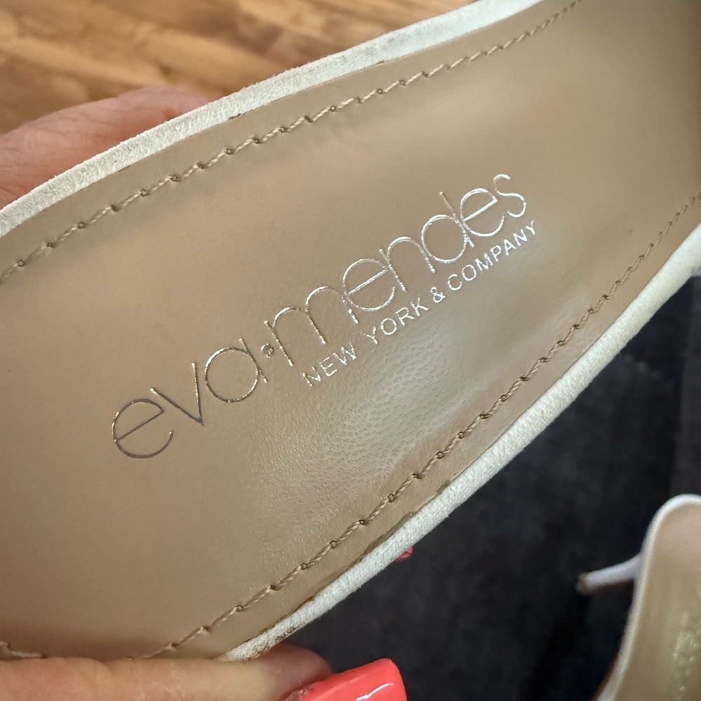Eva Mendes for New York & Company White Mules with Knotted Detail - Picture 3 of 5